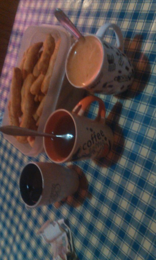 noemi200496's tweet photo. Cafe y mate cocido en la casa de mi abuela jajajajaj http://t.co/YgKcmyyMiU