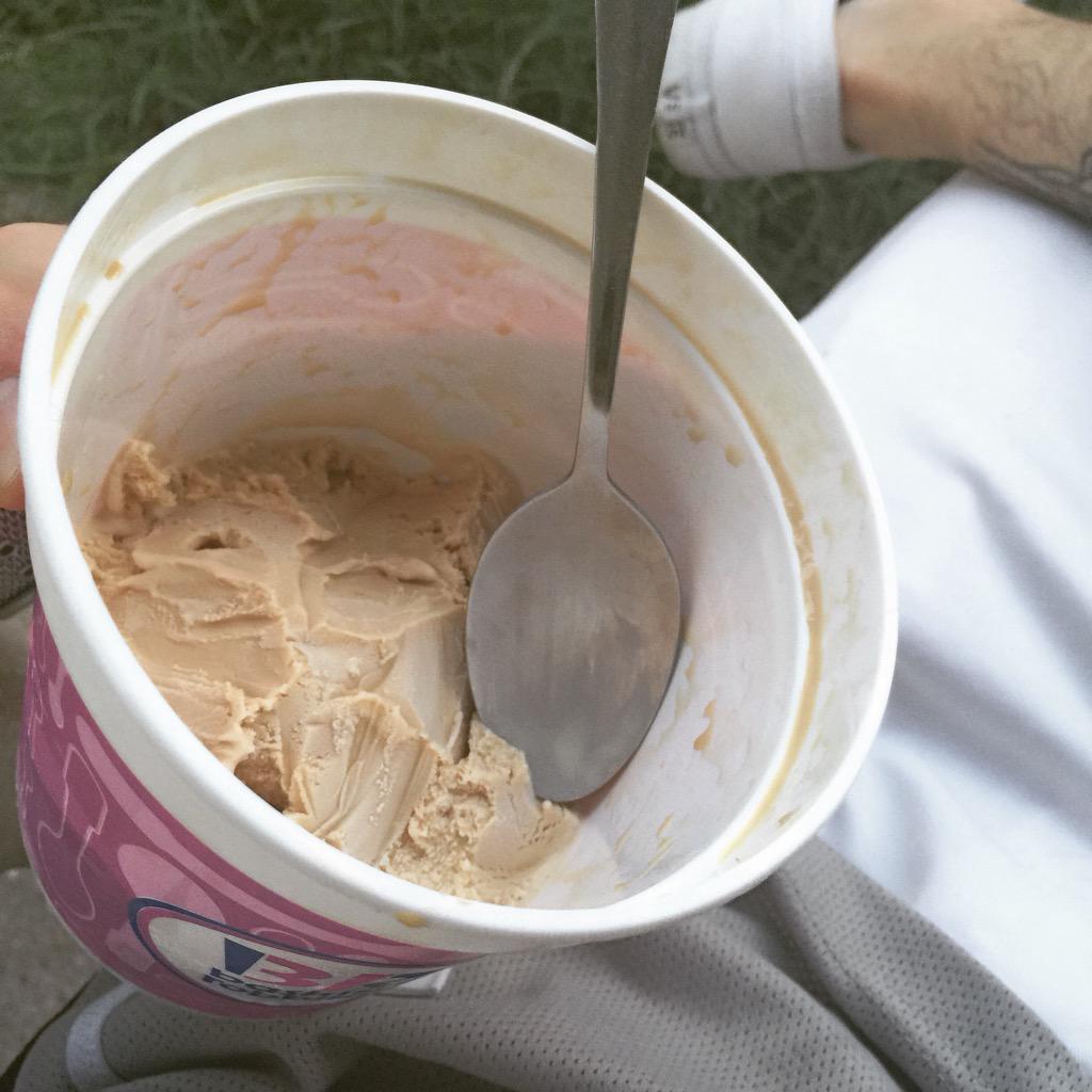 FrankieHarpster's tweet photo. My favorite #BR #baskinrobbins #jamoca http://t.co/5xkwVjFWf2