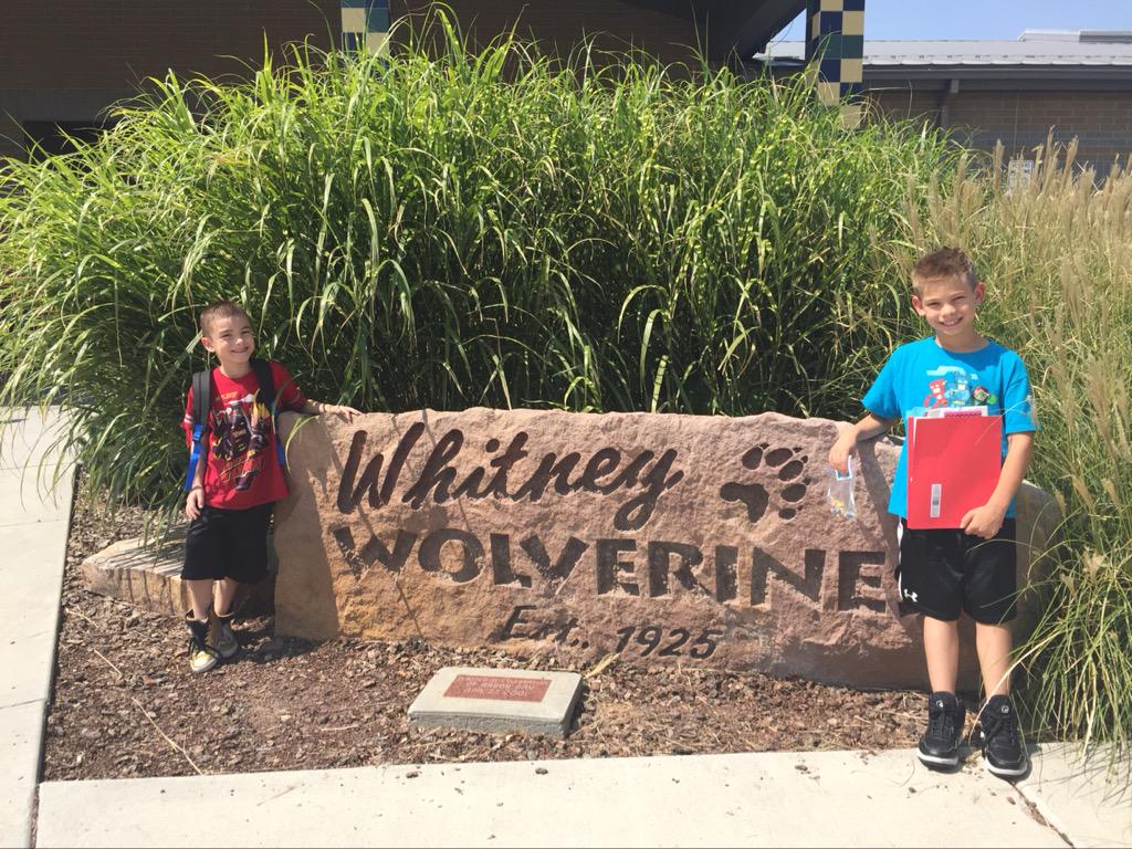 hansenlove21's tweet photo. My boys and their first day!!! #firstdayBSD2015 http://t.co/sNxZ8ENjzn