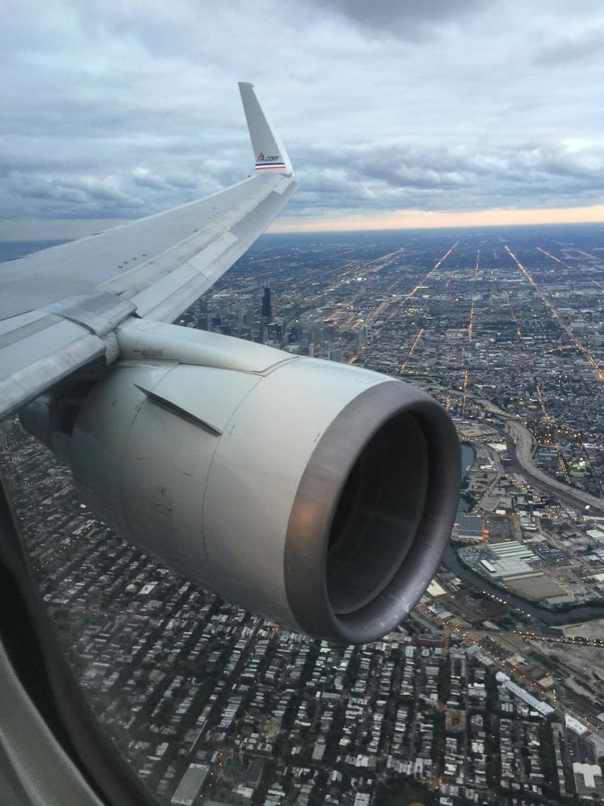 resusruss's tweet photo. The Windy City on arrival to O'Hare #avgeek #chicago #planespotting http://t.co/SuQRYEJyGj