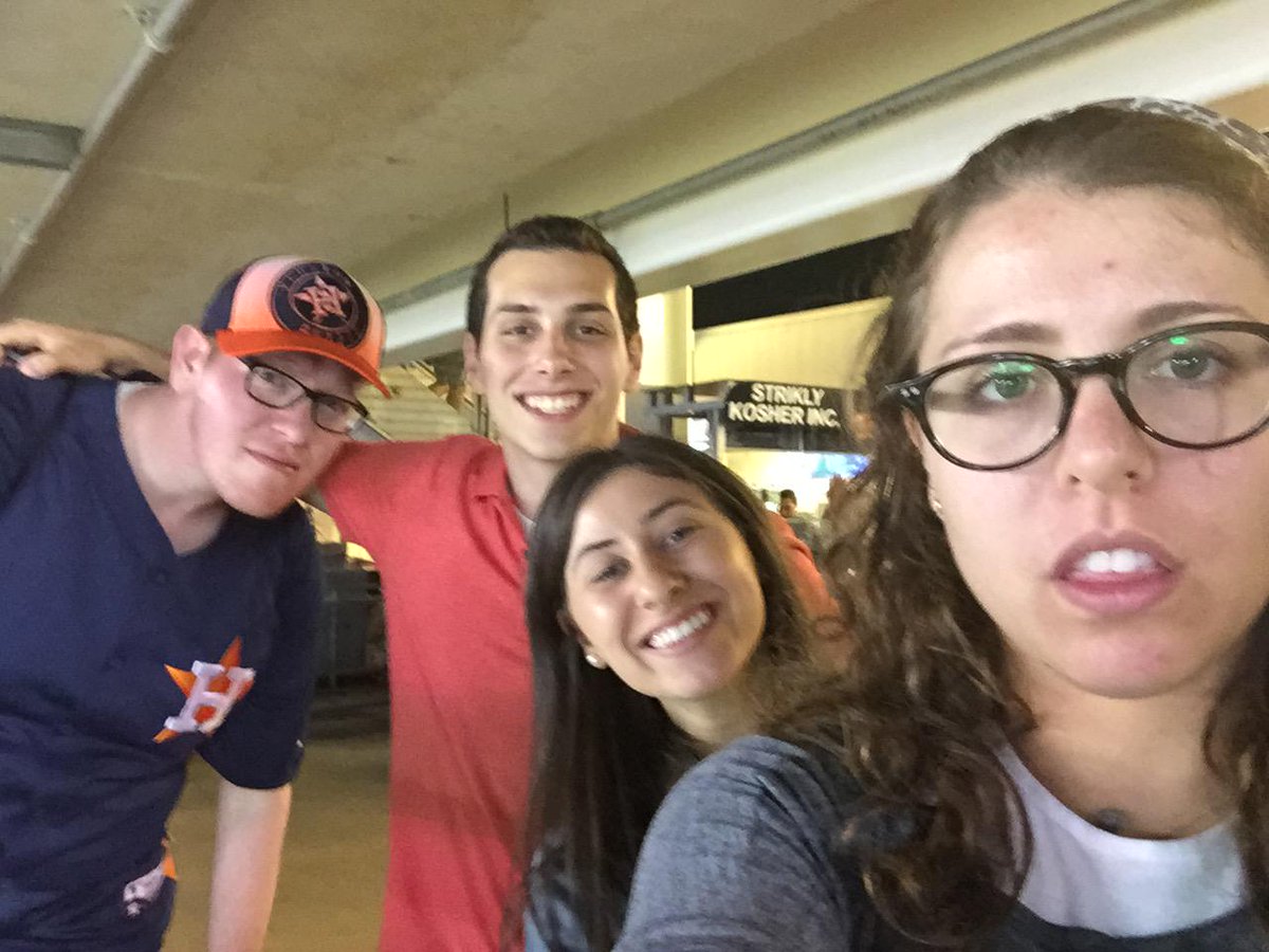 AriFeiger's tweet photo. @yankees #CatchGreatness http://t.co/iTRFq2XiAL