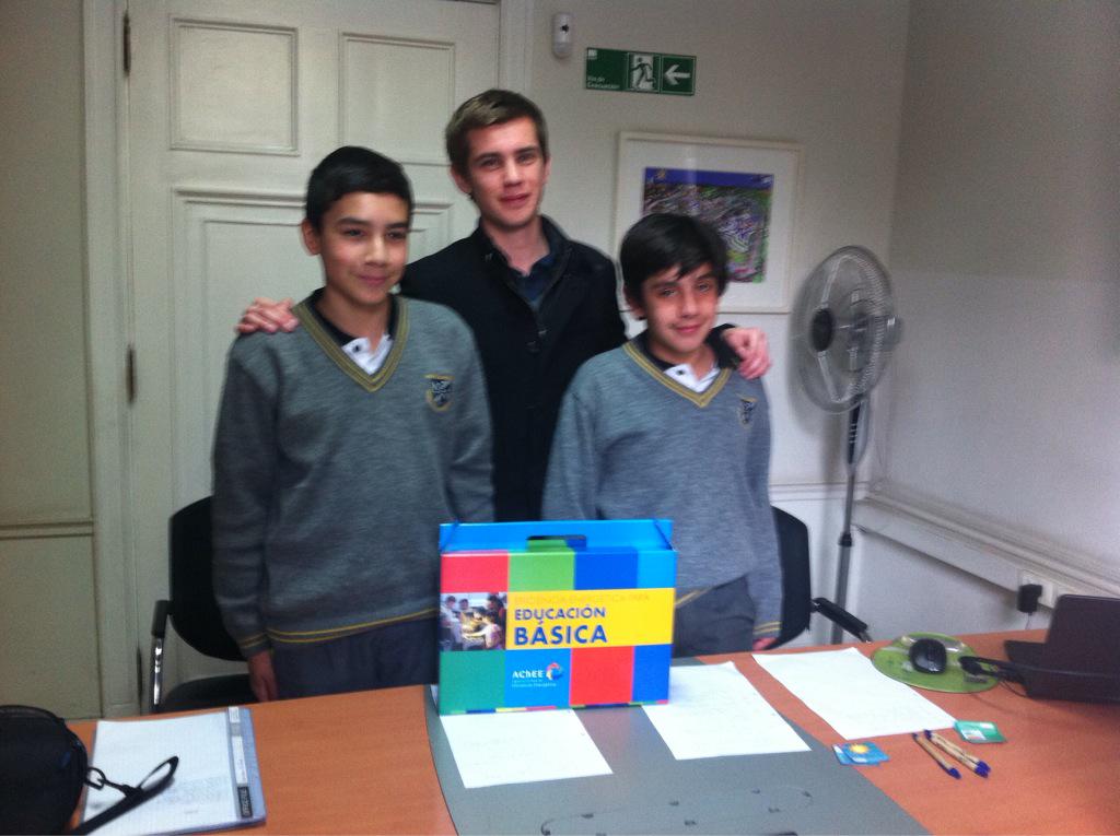 IssaAChEE's tweet image. Estudiantes entrevistan experto en EE @AgenciAChEE @MinEnergia #revistaescolar