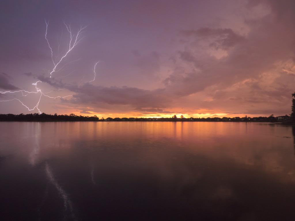 Another great show!! 🌎👍🏼
Too lucky! 
#gopro #hero4 // Nightlapse Mode // Continuos // Auto Shutter // ISO100 //