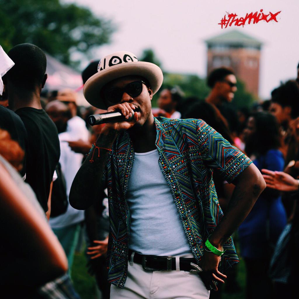 ITSDJFLOW's tweet photo. @alrogersjr at #THEMIXXFEST http://t.co/IsbqmfOxRi