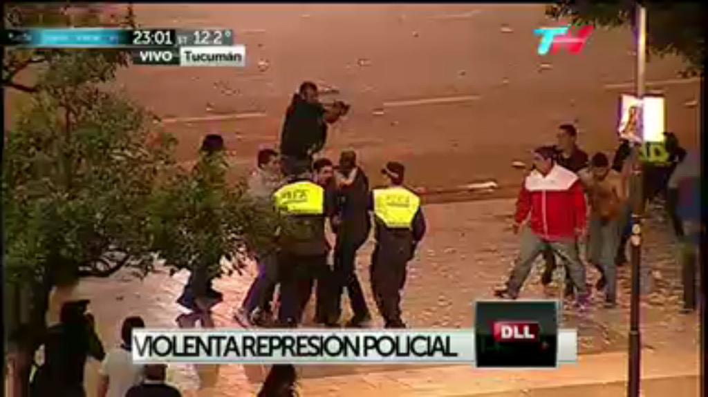 fedeseeber's tweet photo. Violencia en Tucumán. Muy graves incidentes http://t.co/rCrkYbUQLY