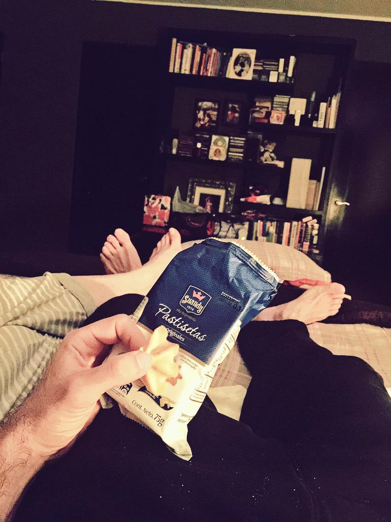 Lunes,el domingo de los teatreros y estas pastisetas ya se están haciendo costumbre verdad <a href="/marianagarza70/">Mariana Garza</a> <a href="/SuandyMx/">Suandy</a>