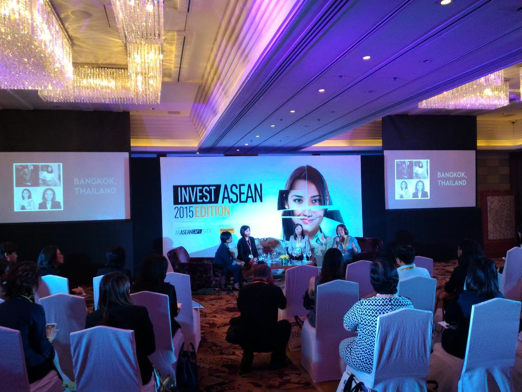 paulpongwh's tweet photo. @InvestASEAN2015 #beAsean #women And it begins, the Women Session at Invest Asean 2015, Manila Philippines. http://t.co/WdPaO40Up9