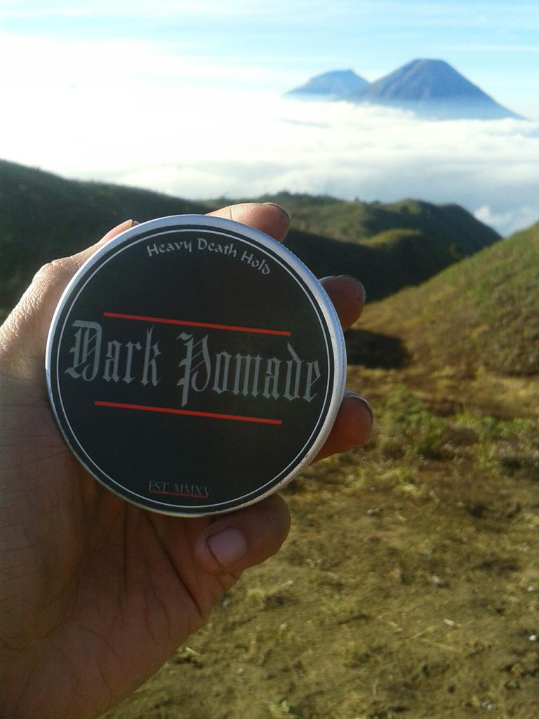 Dark pomade heavy hold scent vanilla only 60K/pcs