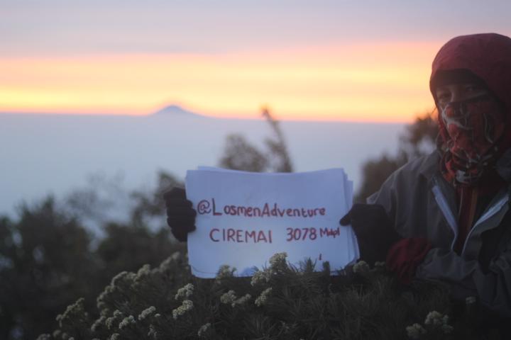 LosmenCrew's tweet photo. Di atas awan juga losmen ada😀 http://t.co/8Vm437A9mQ