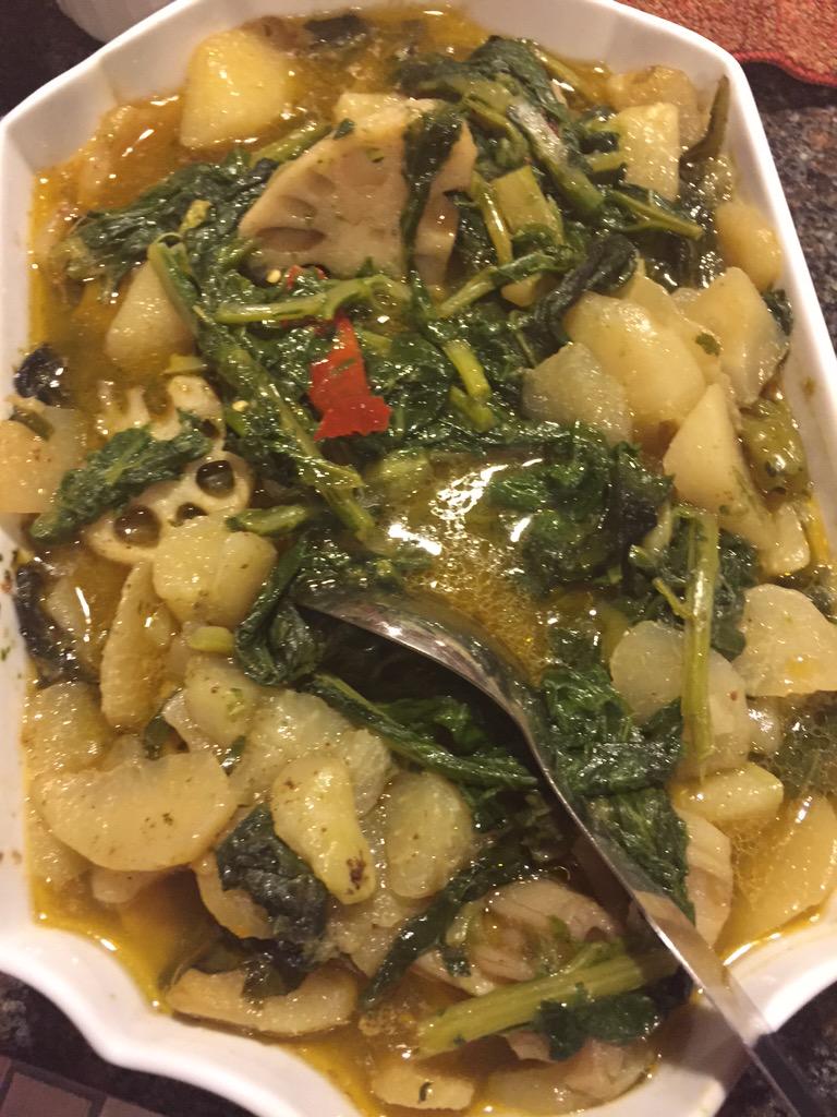 AnupamPKher's tweet image. Nothing to beat Kashmiri Food. Thanks Sanjay &amp;amp; Bela Kaul for offering delicious meals &amp;amp; great hospitality. #USATour