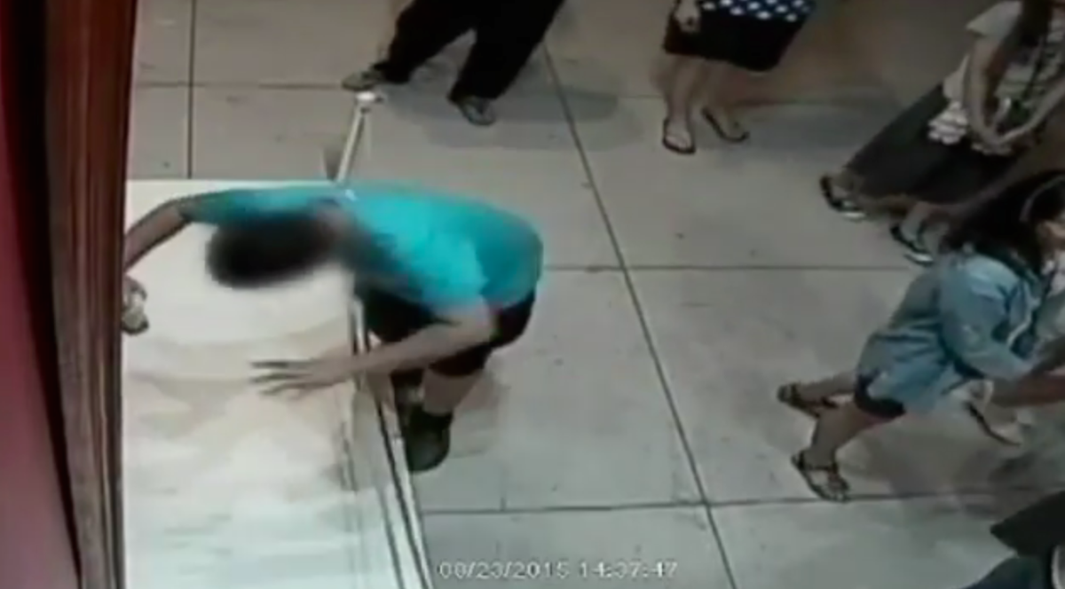 Slate's tweet photo. 12-year-old kid trips, punches fist-sized hole in million-dollar painting http://t.co/Fh8AaAfEEZ http://t.co/czQOjtc8v0