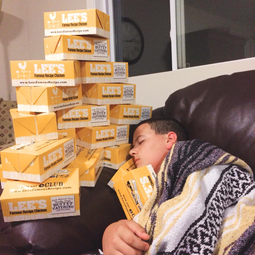 EthanBarringer's tweet photo. Dreaming of some @LeesFamousChick #FamousForChicken http://t.co/ppf24RfINT