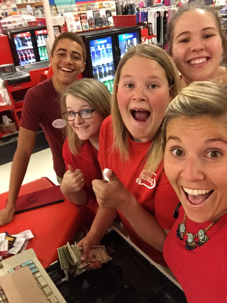 jaclynturner09's tweet photo. Taylor's last close at 821,16 Reds! 🎯 @SteDeena @abby_rasmussen @tayvona23 @gormano329 @MaggieThaden @ButrynMatt http://t.co/h0W7vnfB8v