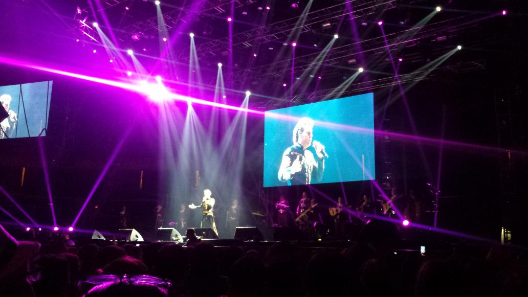 DondeLaCuca's tweet photo. AHORA GRANDE el Señor #PedroFernández en #movistarArena Santiago http://t.co/ByypawT2zE