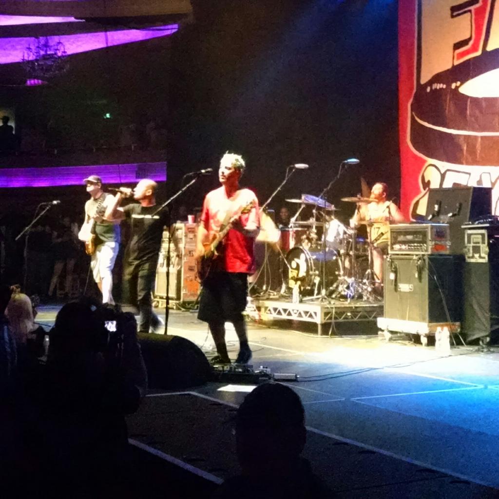 mayorNHL's tweet photo. #Fat25 @lagwagon http://t.co/3BvBla4hkN