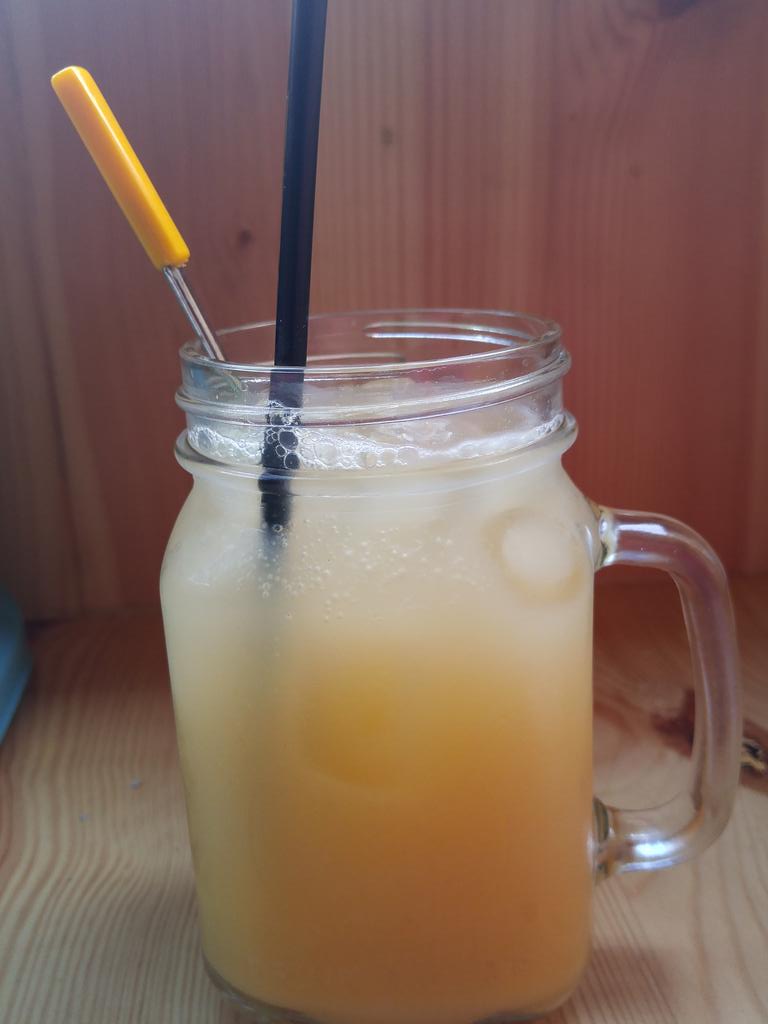 ping_mie's tweet image. Panass yaa. Coba nih Mango Yakult Frizz nya Ping mie. Jgn ngiler doang. Ayokk ke ping mie