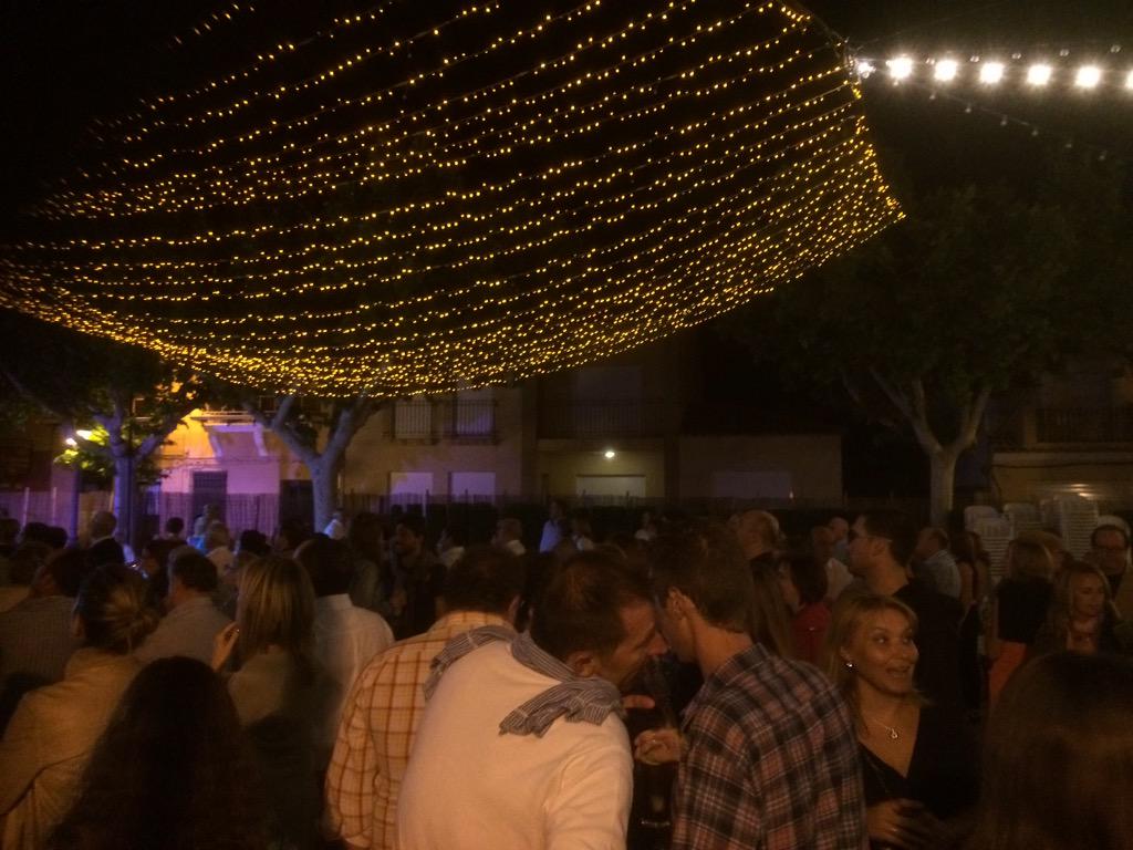 BarPiscinaCi's tweet photo. Grandísima noche en Pista de la Cañada de Casas Ibañez con LA CREME 

Esta noche nos volvemos a ver a las 00:30 http://t.co/k1Bs5yZcxO