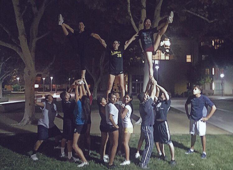 adihoz1010's tweet image. Cheer practices are so much fun💚💛 #cppcheer #calpolypomona