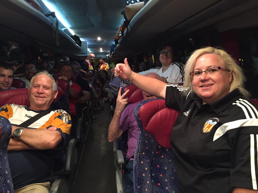 REKENAMUNT6's tweet photo. Llegando a destino #MonacoVCF #VCFOnTour2015 autobús n°15 @APValencianiste recorriendo kms Solo por ti @valenciacf http://t.co/JCmryxbP4t