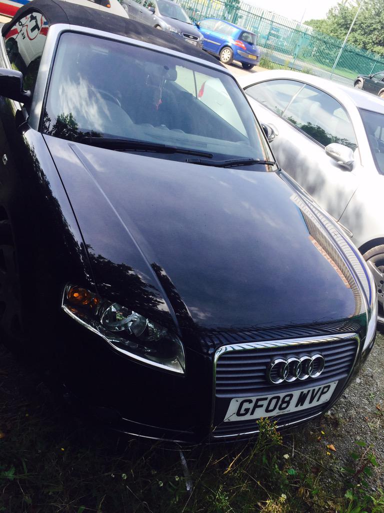 This Audi A4 is awaiting for its new engine to arrive!!!