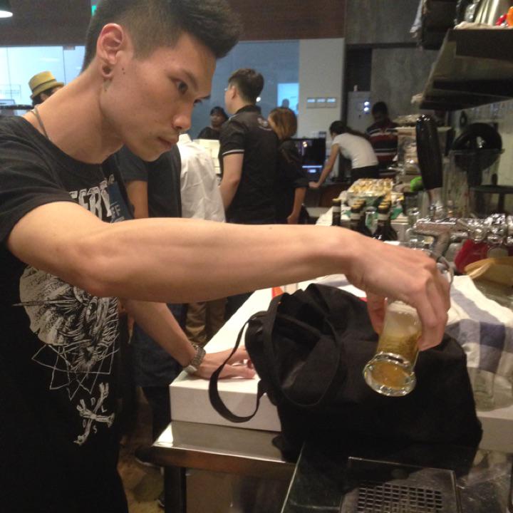 found8sg's tweet image. Celebrating community, collaboration... and cold beverages #HubPrinsepLaunch #Singapore