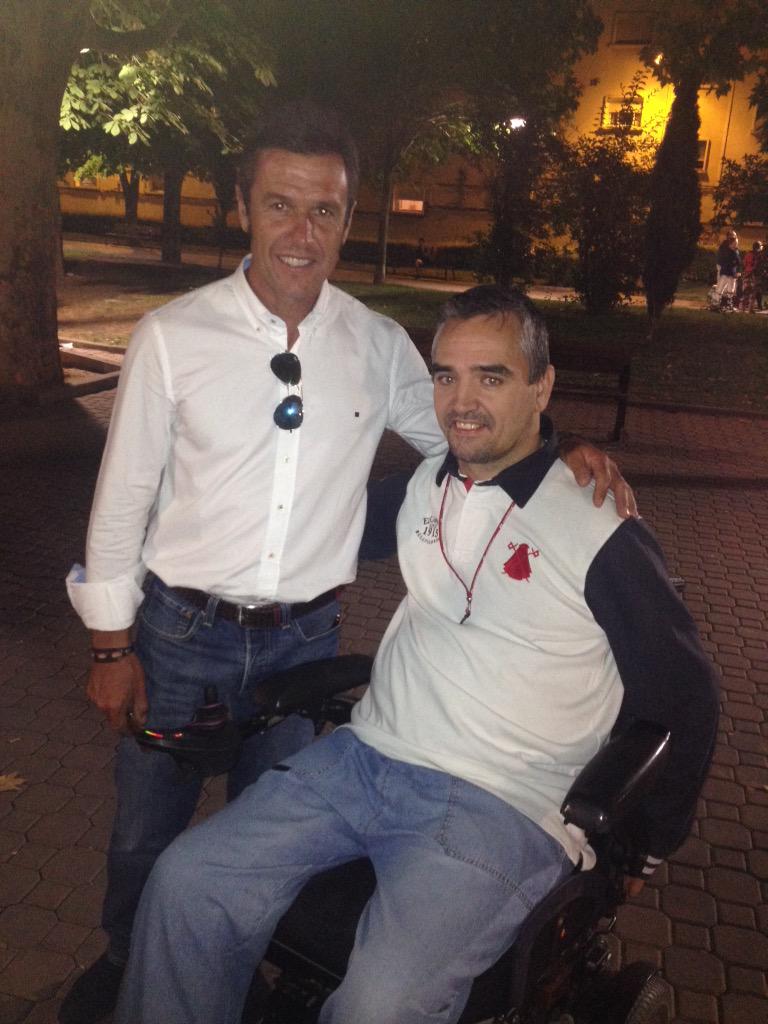 sportingcuenca's tweet photo. Con el gran torero José Miguel Arroyo Joselito, gracias por tu amabilidad maestro http://t.co/jyDy3tu24Q