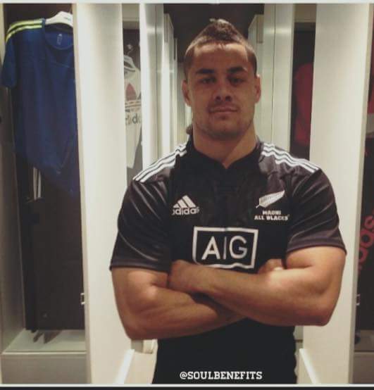 Miss_Melicious's tweet photo. Trade: Australia can have Quade and NZ can have Hayne ... Chuurr!! !  LOL 

@jarrydhayne_1 http://t.co/m0z73e4EcP