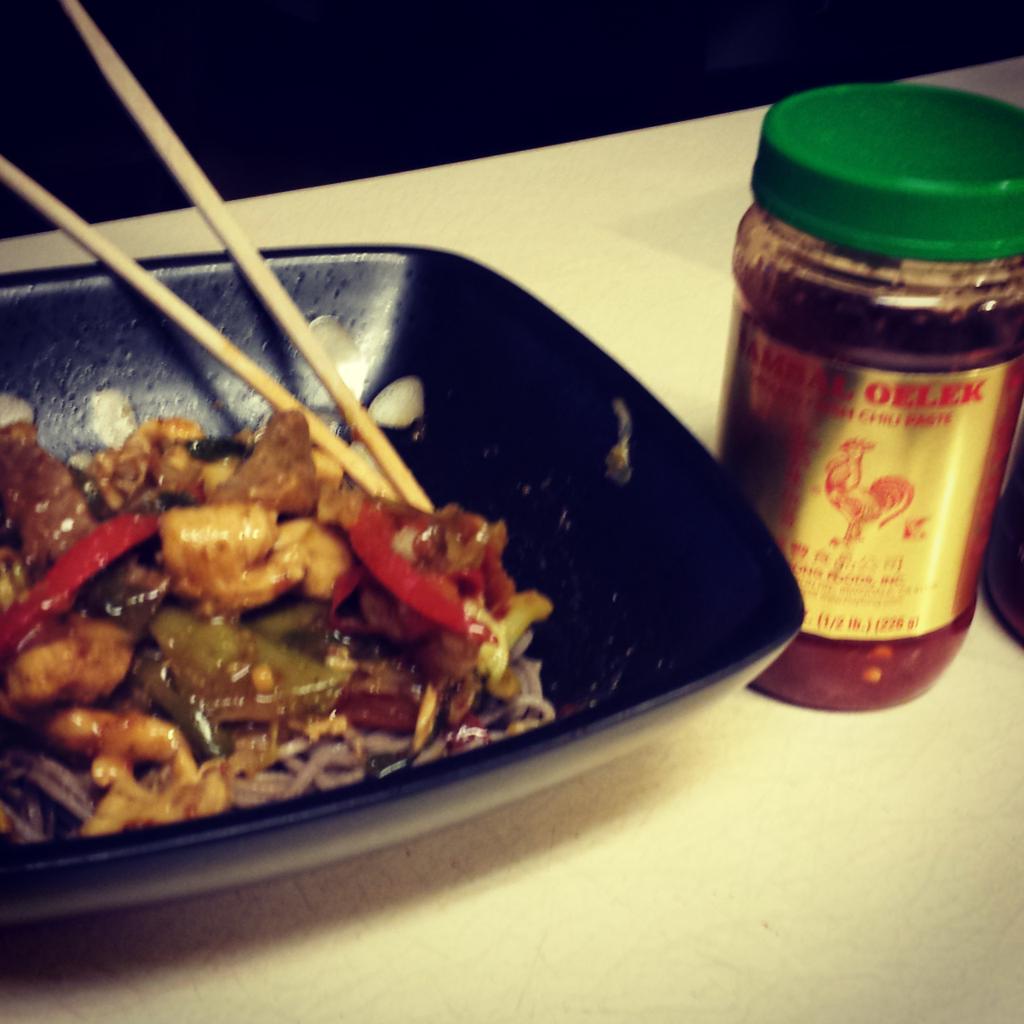 DesignTheEnemy's tweet image. Beef chickn chili paste wheat noodlez 420 stir fry #weedfood