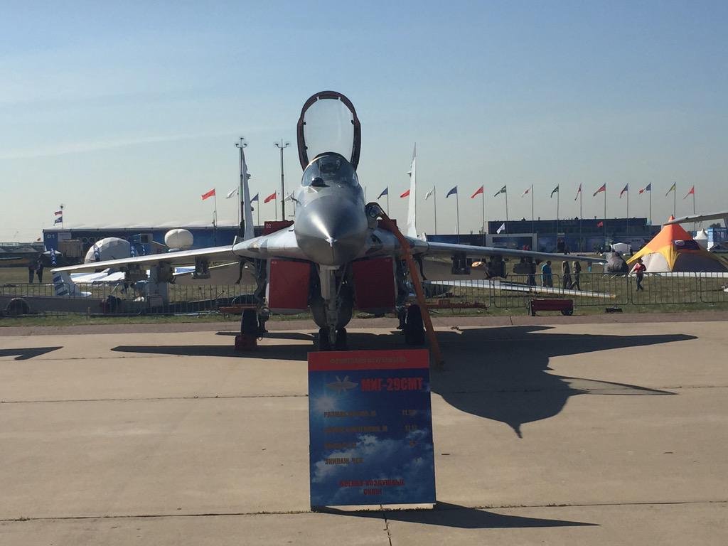 ماكس 2015 في موسكو يشرع أبوابه لأحدث الصناعات في مجال الطيران المقاتل CNPORRZW8AAdiSc