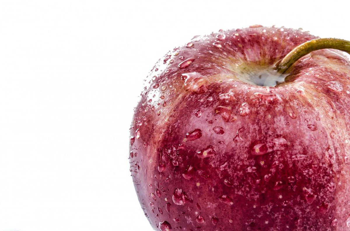 CSardenya's tweet photo. Saps que menjant poma es realitza un massatge a les #genives i s'estimula la producció de saliva? @feeldorganic http://t.co/l5PduLLrIg