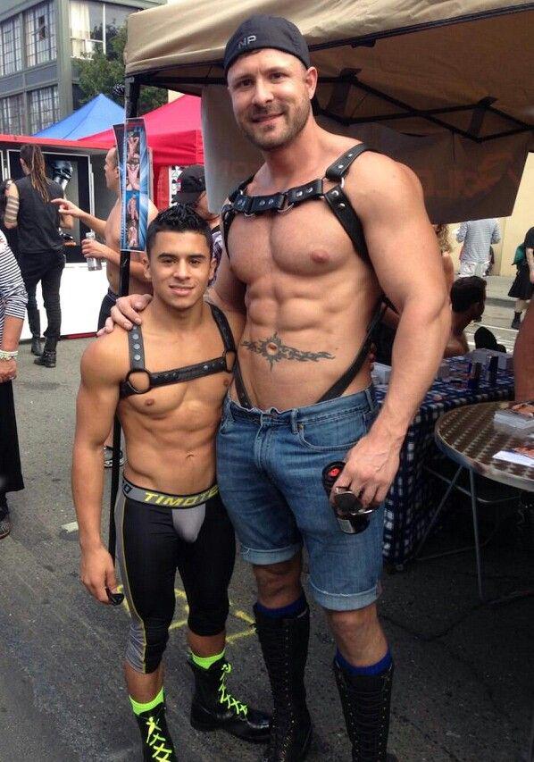 CoriosoCuir's tweet photo. @nickcapra @ArmondRizzoxxx This kind of size difference ? http://t.co/vq7piVg9rW