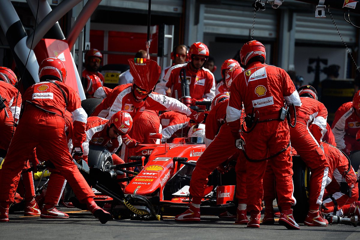 kl_motorsport's tweet photo. Discover the best #photos of the #BelgianGP > http://t.co/gttHu4MrKx
#ForzaFerrari #RedSeason #Ferrari900GP http://t.co/pPadmfdsnN