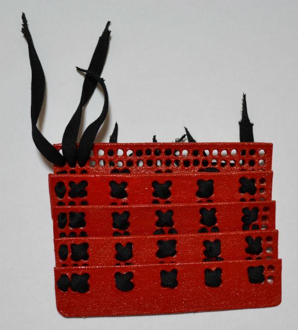 服の作り方と型紙うさこの洋裁工房 甲冑を作るときにつなげる紐は何がいいかわからない方は 鎧甲冑製作所佐藤さんのこのツイートがやくにたつかも T Co 1awkyqtrzr コスプレ用で急ぎでそれっぽいものをという方は 靴紐を使うとそれっぽくみえるよ