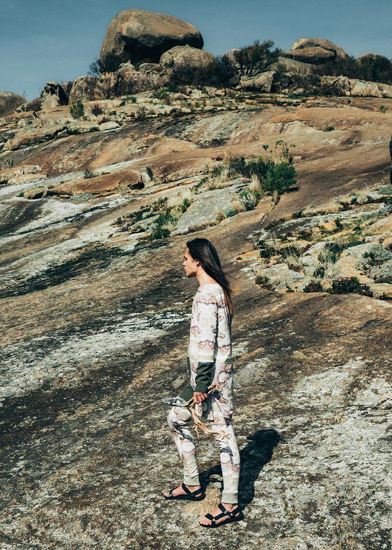 TheGlobalSpec's tweet photo. In @Jenevieve_Lyons new campaign, the clothes take on a new life as they beautifully blend in http://t.co/xLqk4nOsmM http://t.co/MLlOfx94Hi
