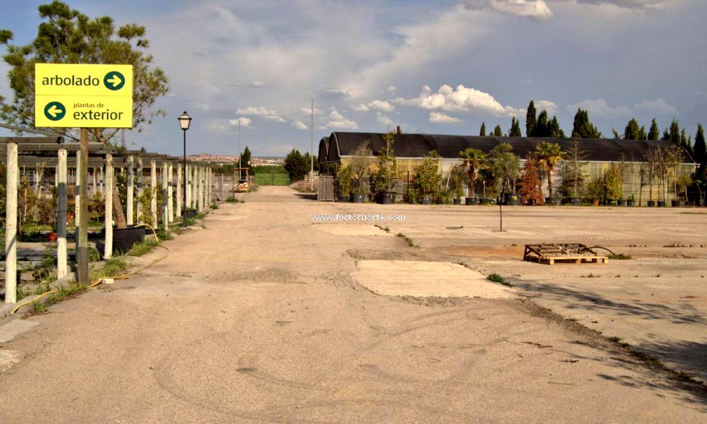 factor_norte's tweet photo. Gestionamos la venta de un terreno con nave y #casa,situado en la fachada A-1,ideal ubicación. http://t.co/73OymJAquq http://t.co/YcHIZva0BT