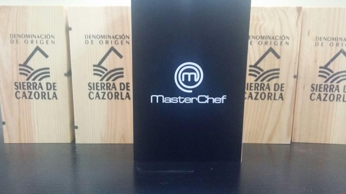 DOSierraCazorla's tweet photo. Buenos días!! Hoy para desayunar en las tostadas #aove #royal de @MasterChef_es @DOSierraCazorla Desayuna como 1chef! http://t.co/WmnyyF9JKT