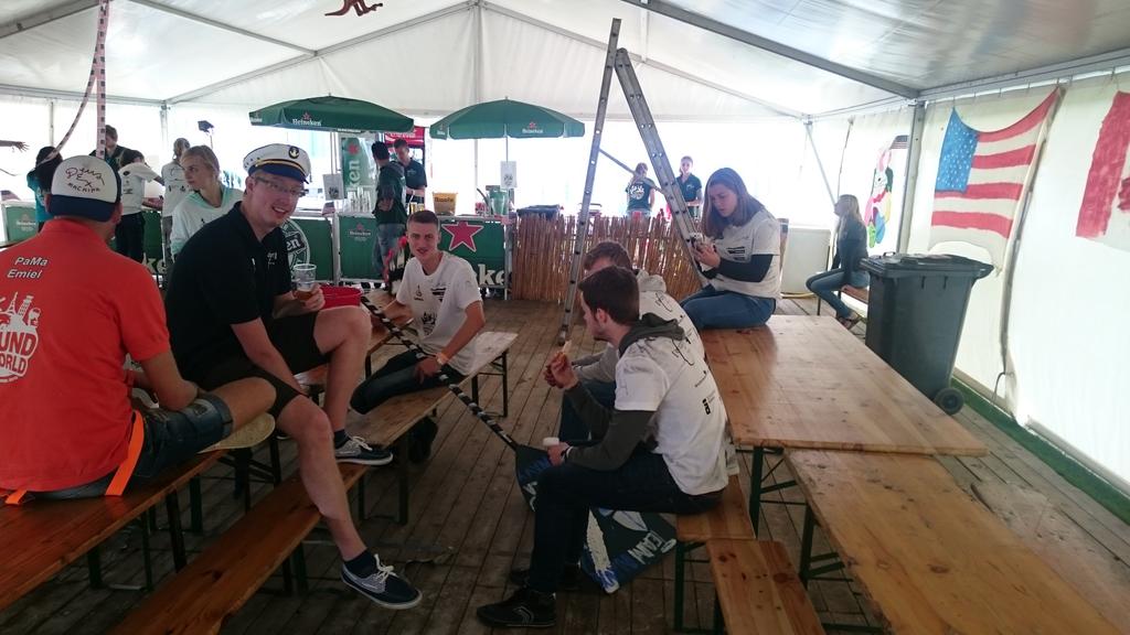 TeamNavy2015's tweet image. Brak zijn we wel maar we gaan gewoon weer knallen!!!  #introalmere