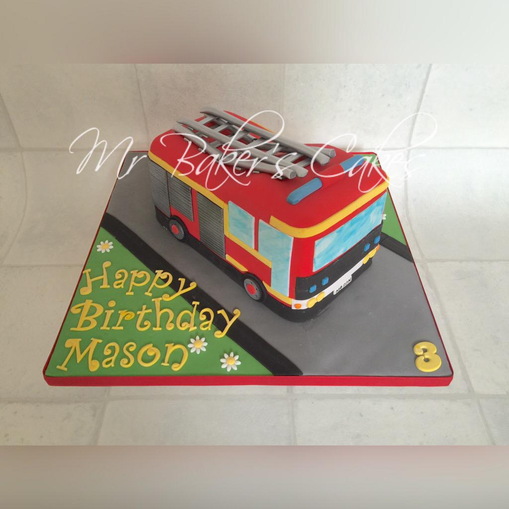 RobBGUK's tweet photo. A "nee-naw" for cousin Mason's 3rd birthday... :) #fireenginecake #cakes #baking http://t.co/znDxKF8Gfo
