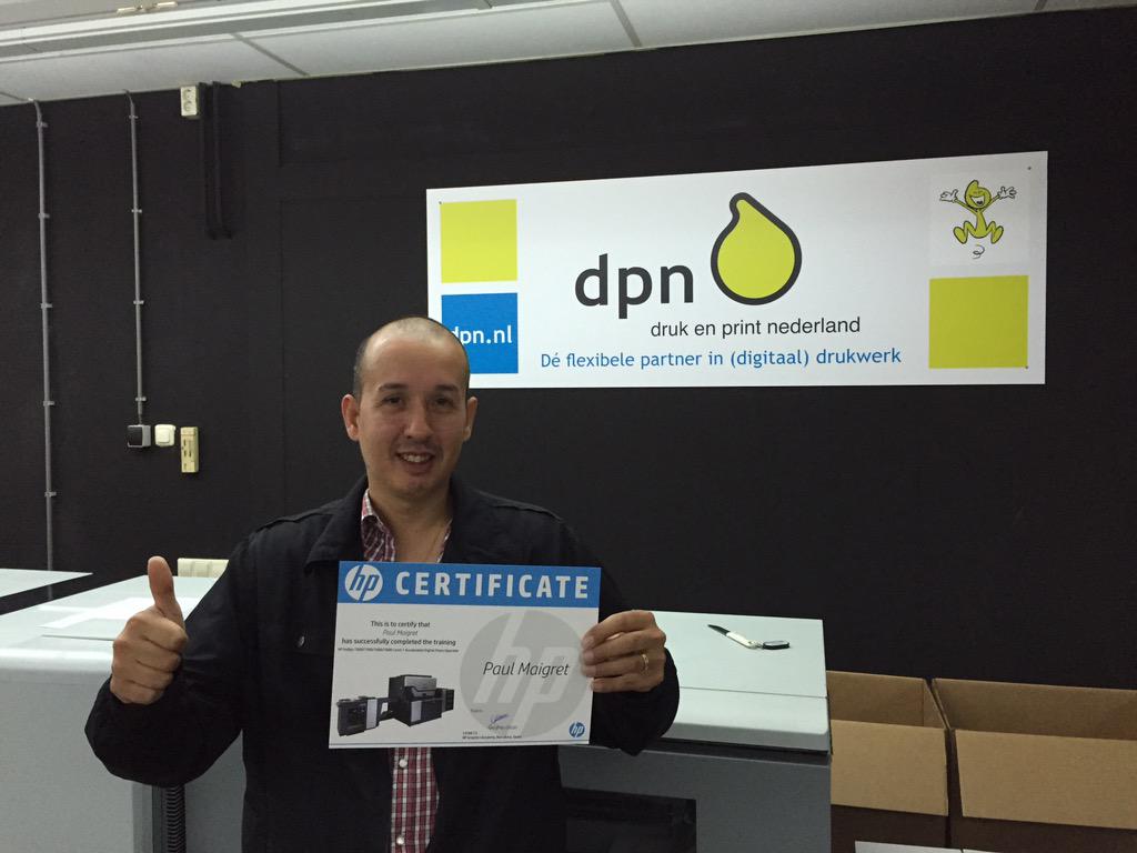 DPN_RJ's tweet photo. Paul, operator HPindigo 7800 terug van training uit Barcelona met certificaat. DPN is trots op hem. http://t.co/Gbea7sCETZ