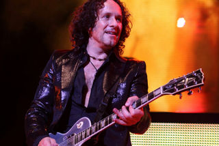 Happy birthday Vivian Campbell 