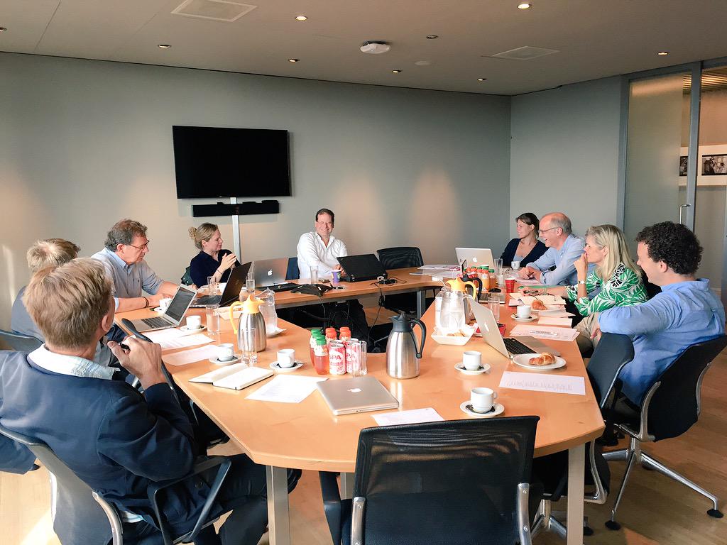 Vakjurydag Bewustwording!  <a href="/tomdebruyne/">Tom De Bruyne</a> <a href="/SilviaVanHooft/">Silvia van Hooft</a> <a href="/erikvanengelen1/">e</a> <a href="/LVaerndal/">Lone Vaerndal</a> <a href="/FSpangenberg/">Frits Spangenberg</a> <a href="/AmiabelAmiabel/">Michael Amiabel</a>