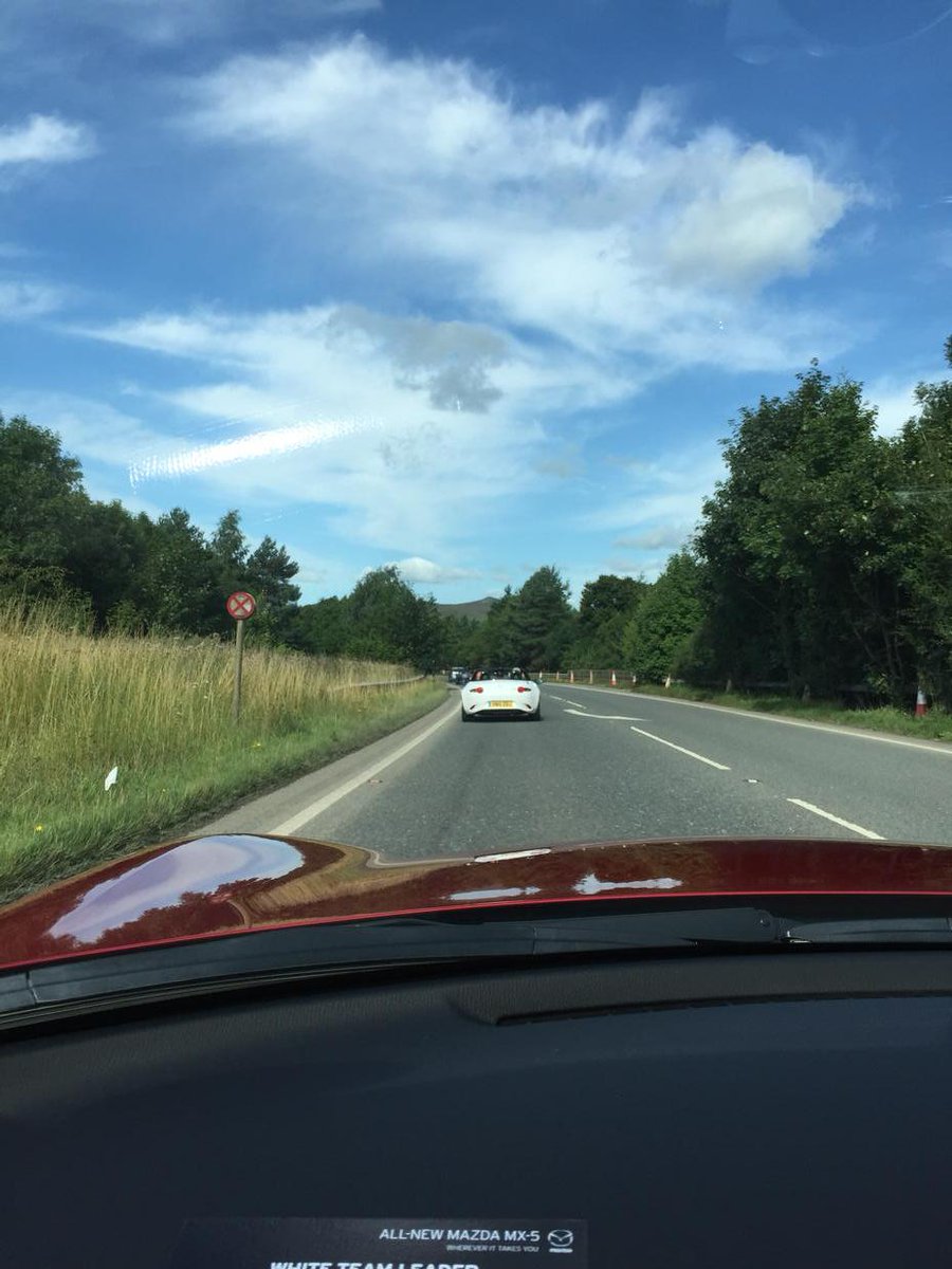 JamesAntSmith's tweet photo. Perfect day for a drive in the countryside with the all new Mazda Mx-5 2.0 litre Sport Nav 😎 #MX5 http://t.co/h2hdRlBotR