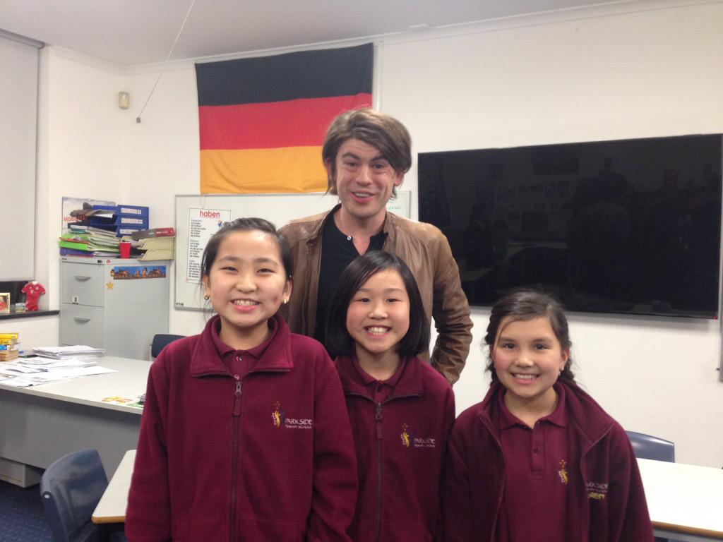 ParksidePrim's tweet photo. Congratulations to our Year 5 debating team on their win this evening. http://t.co/OzmD6Mgdrv