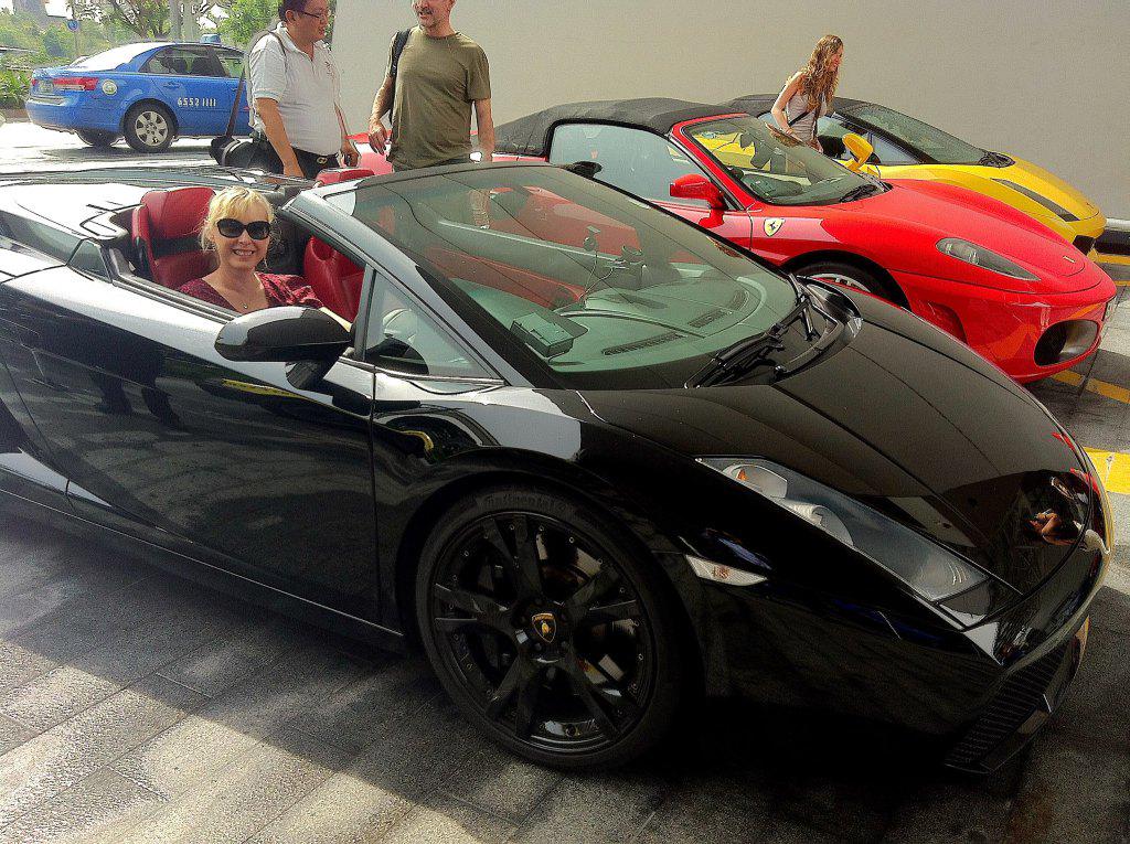 EKisElsewhere's tweet photo. Singapore: Drive a Lamborghini around the grand-prix street circuit http://t.co/ASMAqZrZip http://t.co/HmeoQBVPAC