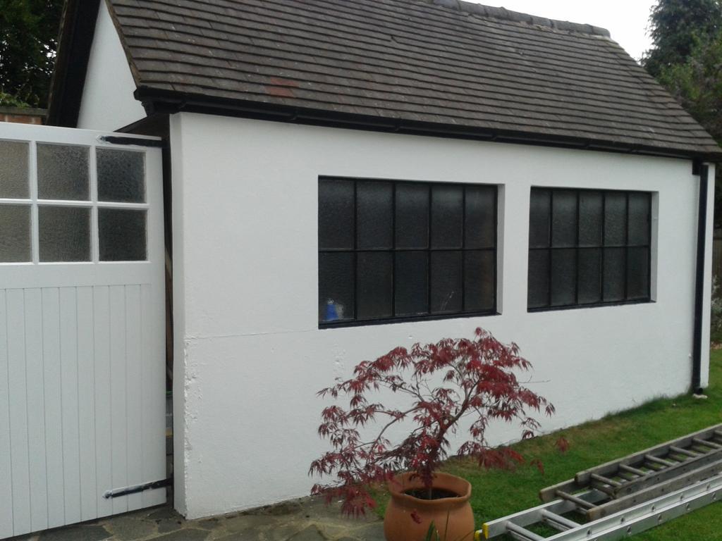 Fingers crossed rain holds off for another hour or so #glossed #Orpington