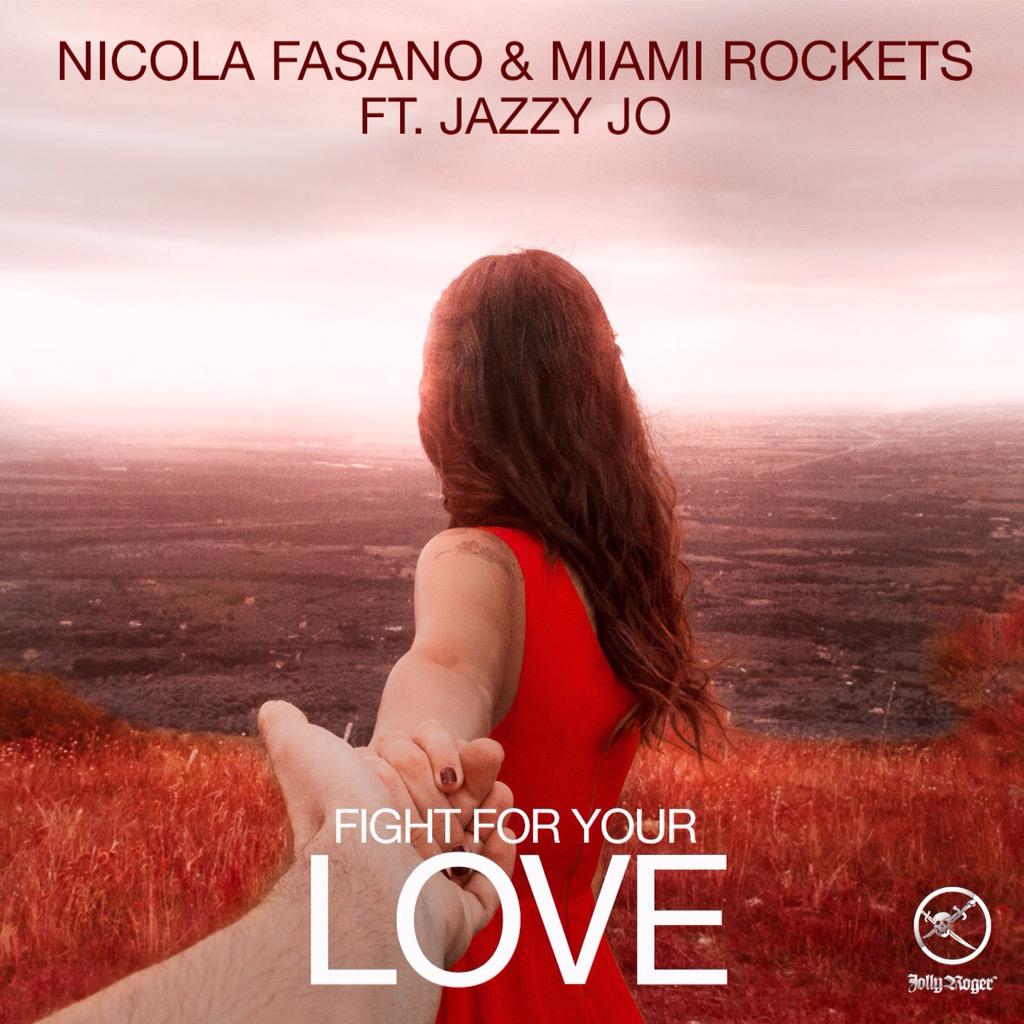 NicolaFasano's tweet photo. Boarding now destination Istanbul! Working on first inportant release on september! http://t.co/AuS1jUih0o