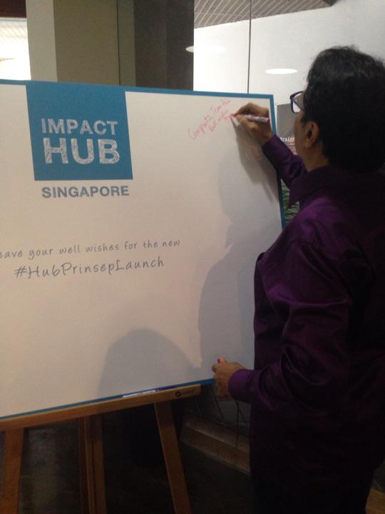 found8sg's tweet image. .@jungleventures&apos; Jayesh is the first to sign our welcome board! #HubPrinsepLaunch