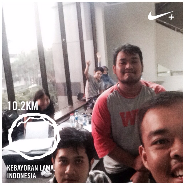 Pra7rit_Medis's tweet photo. Segelintir rekan seperjuangan!!!  I just ran 10.2 km with Nike+. http://t.co/hy53t2q8qA #nikeplus http://t.co/hMi9f4fNjF