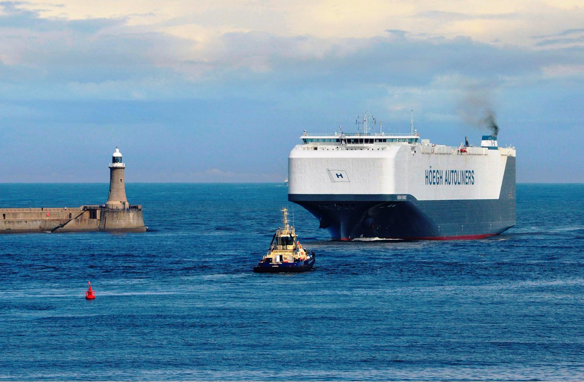 World's largest car carrier arrives at Port of Tyne portoftyne.co.uk/news/port-of-t… #hoeghtarget #maidenvoyage