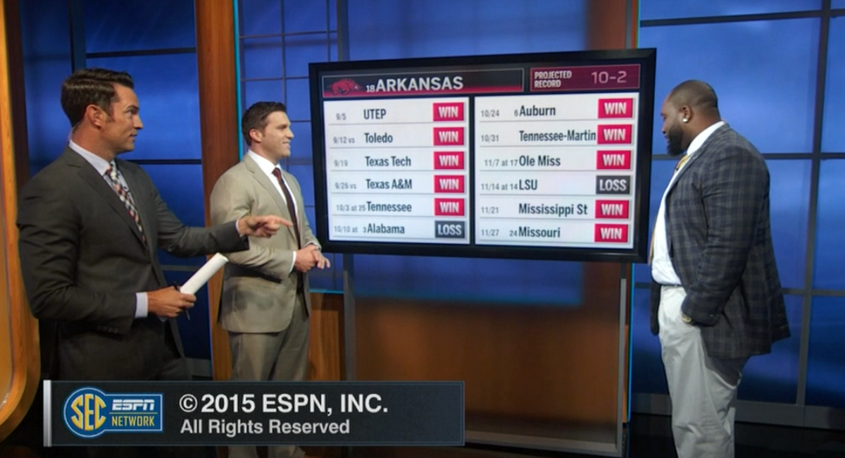 SECNetwork's tweet image. A 10-2 season for Arkansas?

@ClintStoerner &amp;amp; @mspear96 predict a BIG year for the Hogs. bit.ly/1LuXZ67